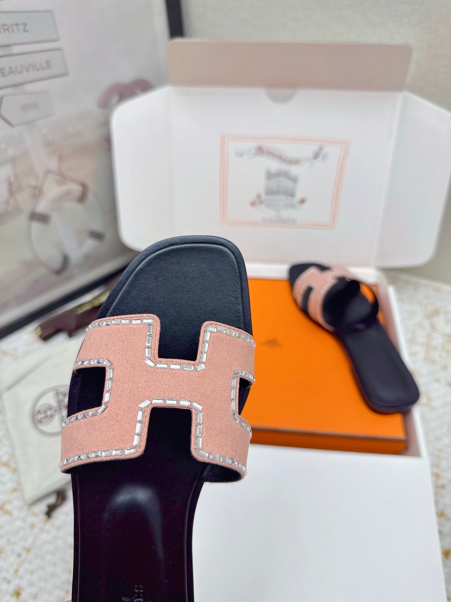 HM 26ss Oran Sandals Black Light Pink Suede Sheepskin 625237