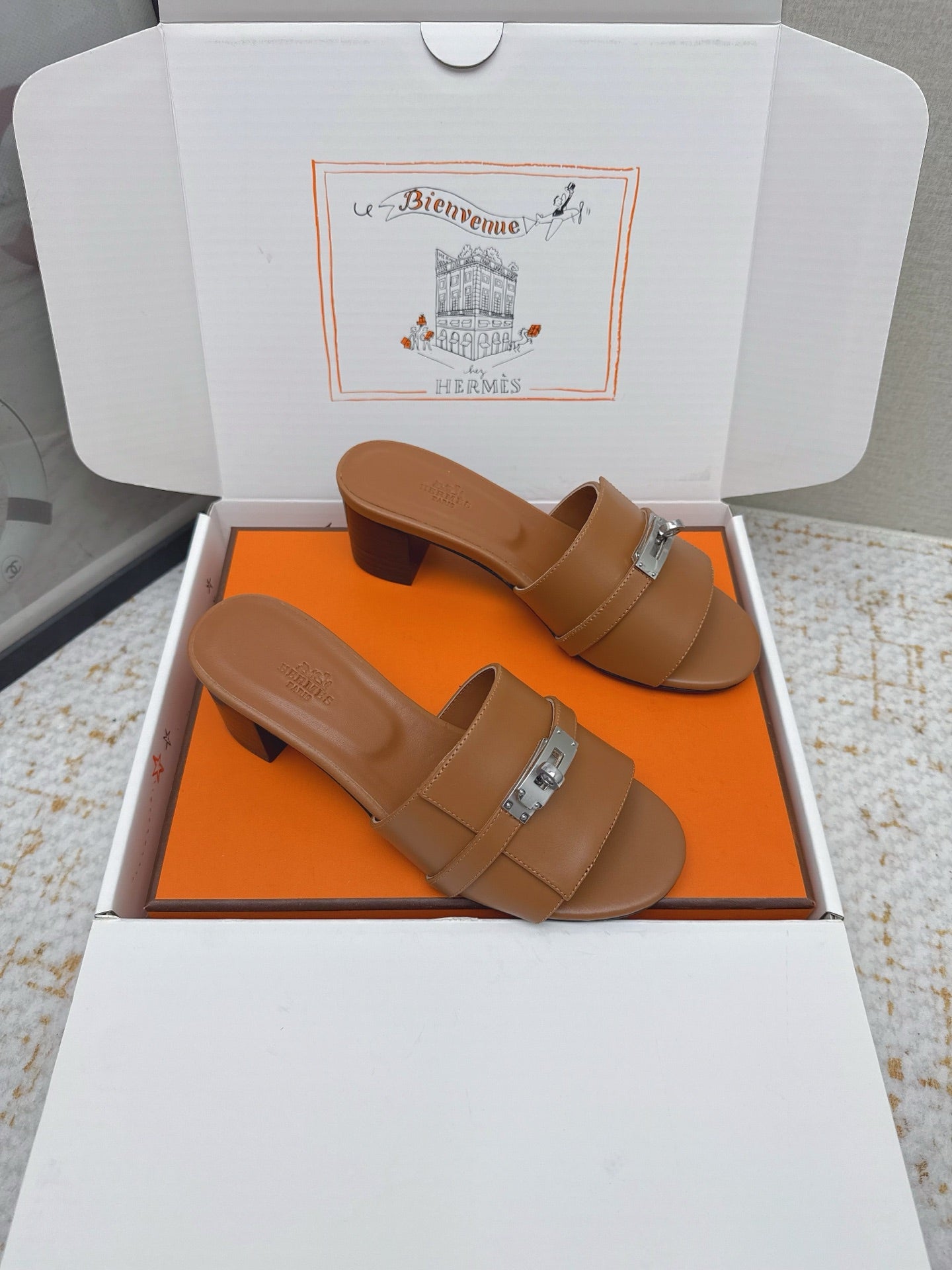 HM 26ss Oasis Sandals 50 Brown Sheepskin Sliver Buckle 625169