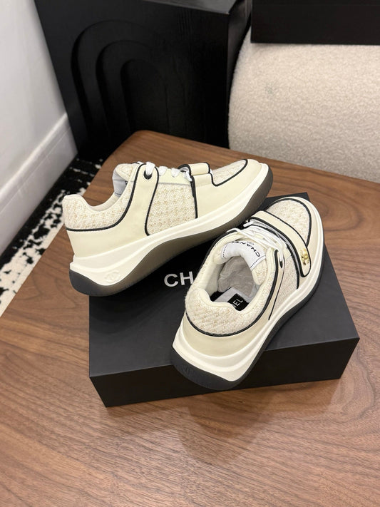 CC 26s Casual Sneaker Cream Tweed Leather 183600