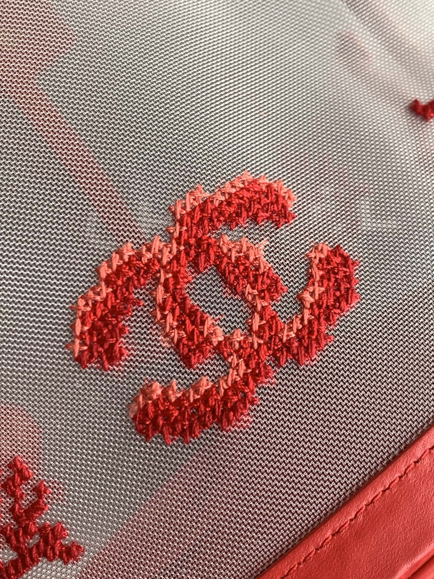 Chanel 2026 Tote Bag 31cm Red White Mesh Leather 367728