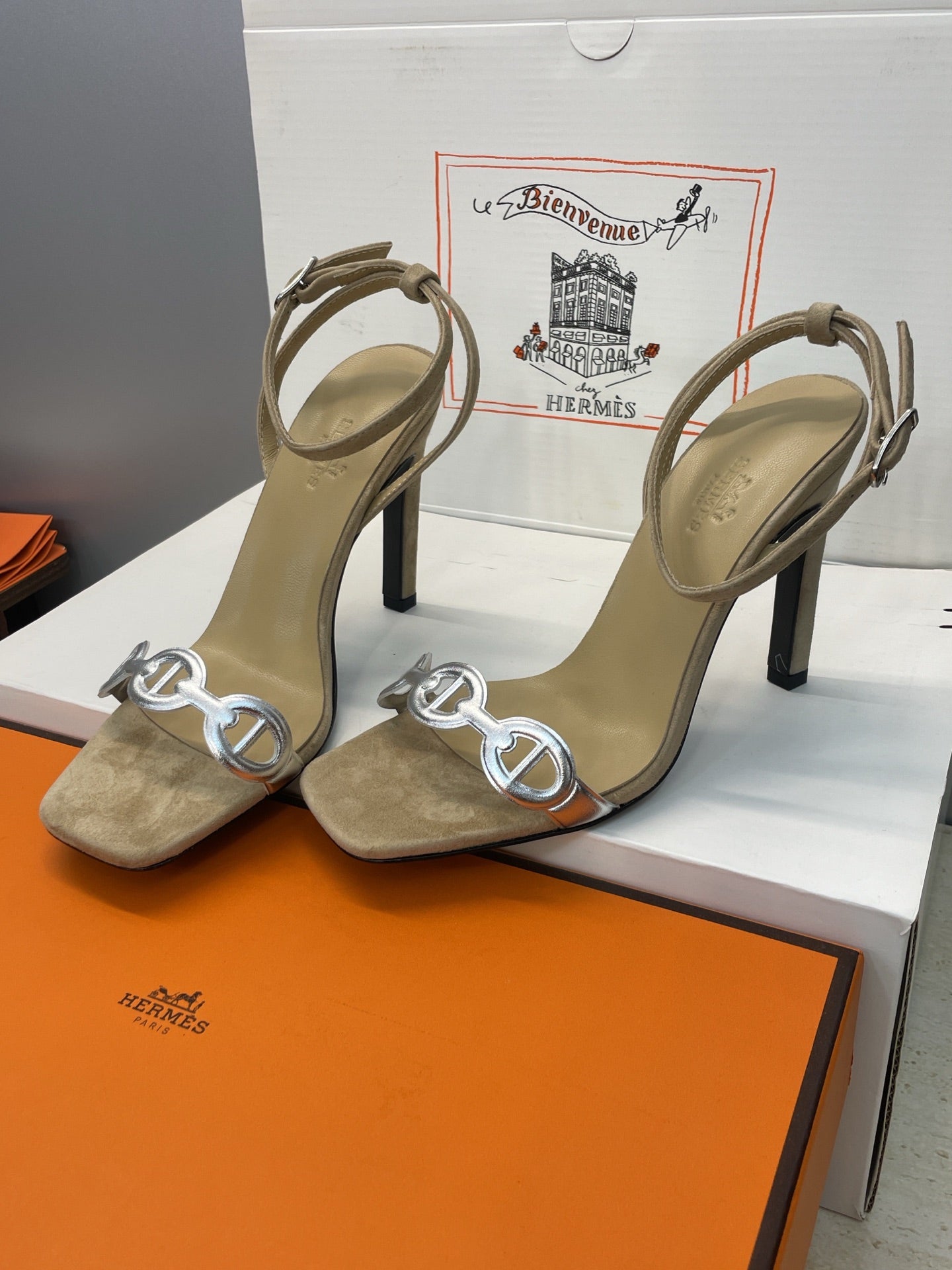 HM 26ss Pig-Nose Sandals 105 Beige Suede Leather 607081