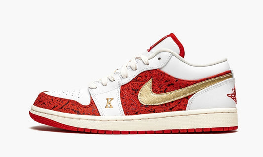Air Jordan 1 Low SE Spades Sneakers - Head-Turner | Drop of the Season