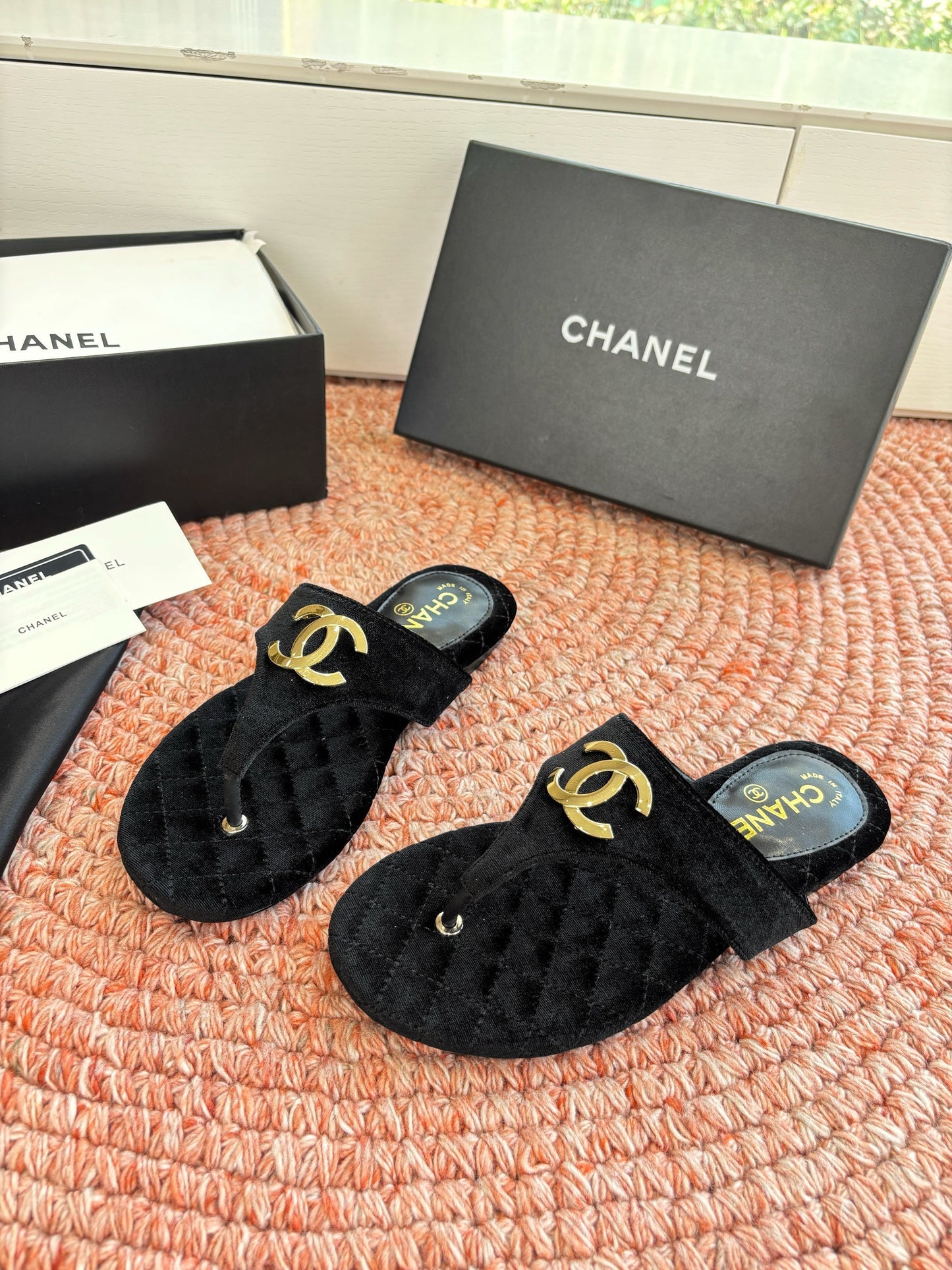 CC 26s Thong Sandals Black Suede Leather 648262