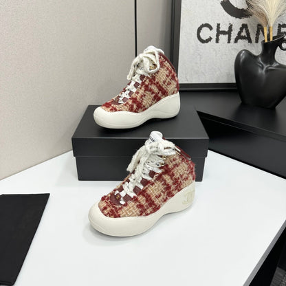 CC 26s Casual Sneakers White Red Beige Fabric Sheepskin 626367