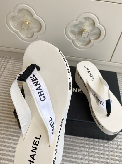 CC 26s Thong Sandals 65 White Rubber Leather 647673