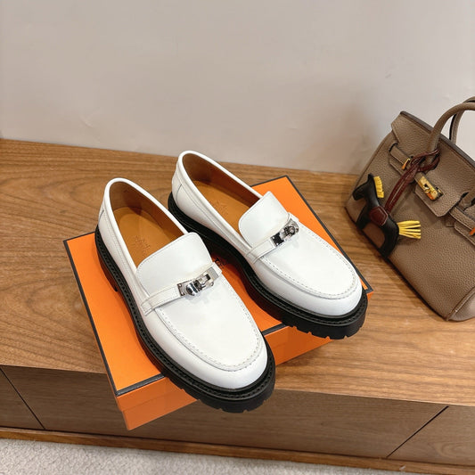 HM 26ss Loafers White Calfskin Sliver Buckle 638427