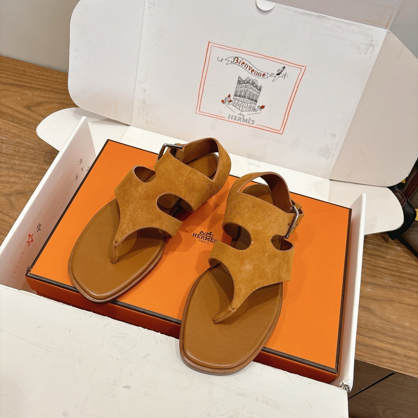 HM 26ss Thong Sandal Brown Suede Calfskin 638407