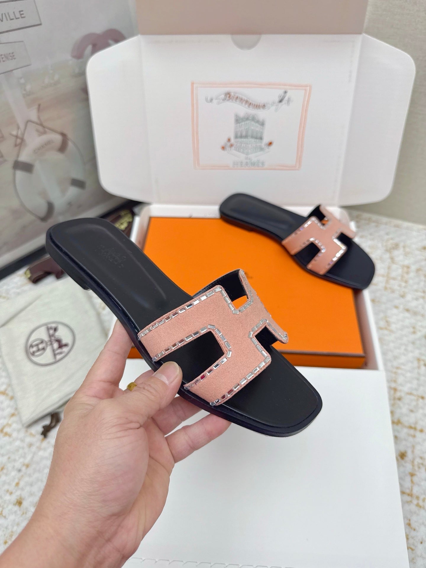 HM 26ss Oran Sandals Black Light Pink Suede Sheepskin 625237