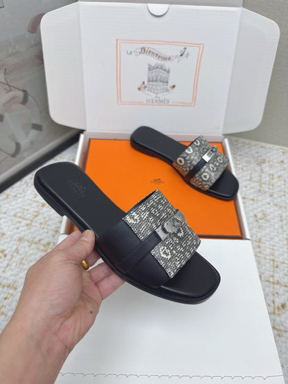 HM 26ss Slippers Gray Black Cowhide Sliver Buckle 625154