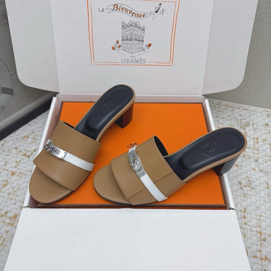 HM 26ss Oasis Sandals 50 Beige Camel Sheepskin Sliver Buckle 625174