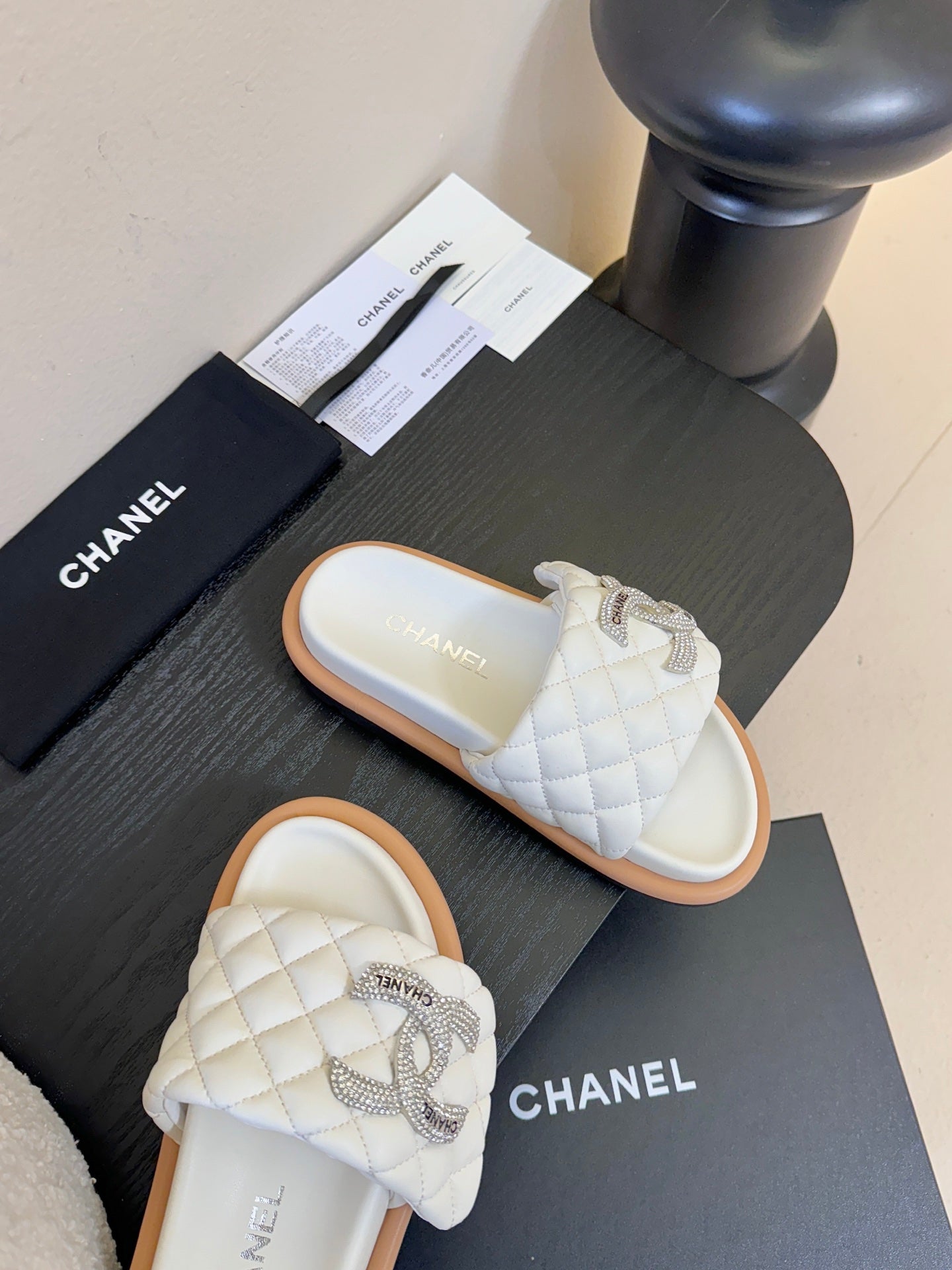 CC 26s Slippers White Beige Sheepskin 627179