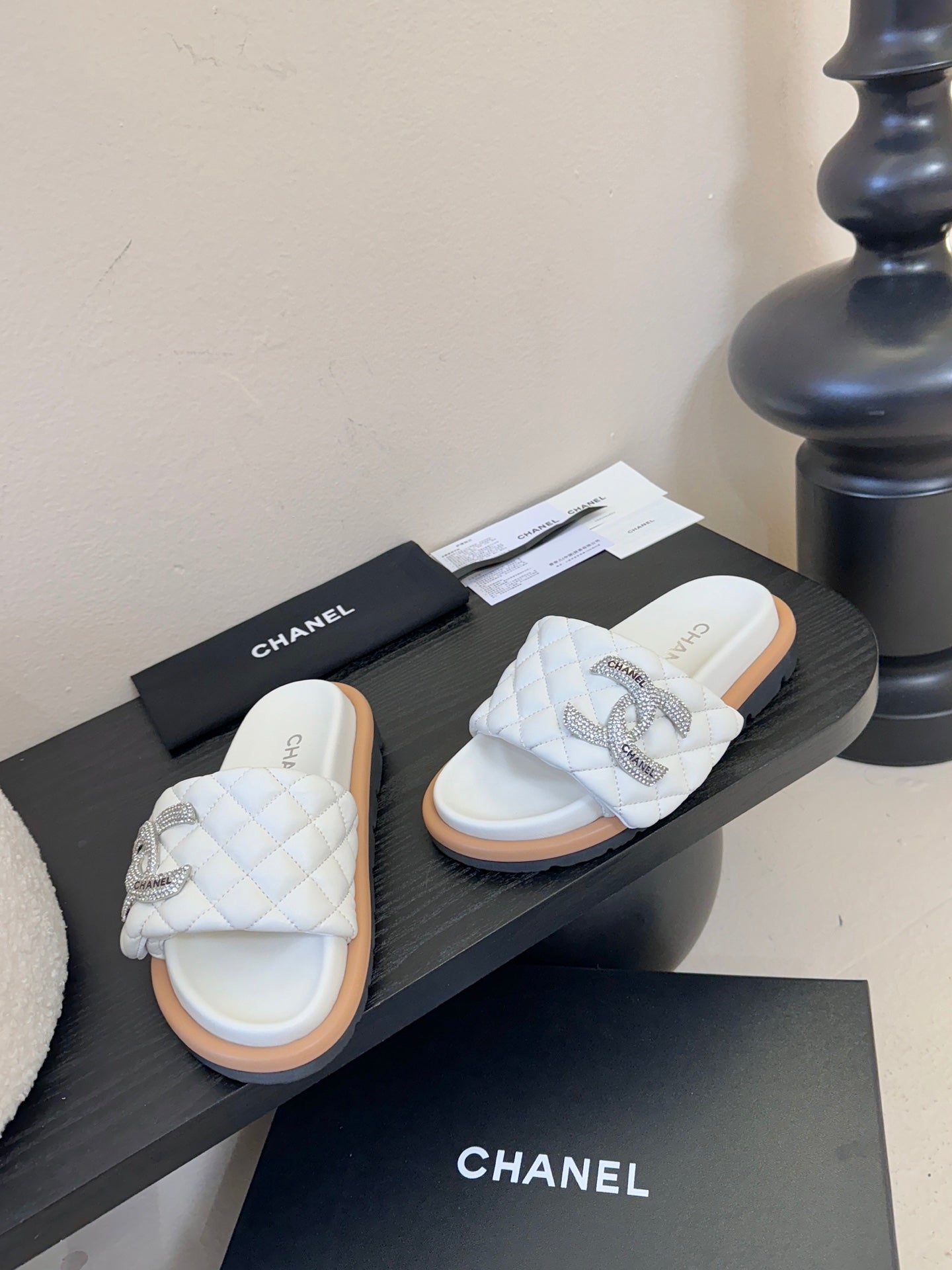 CC 26s Slippers White Beige Sheepskin 627179