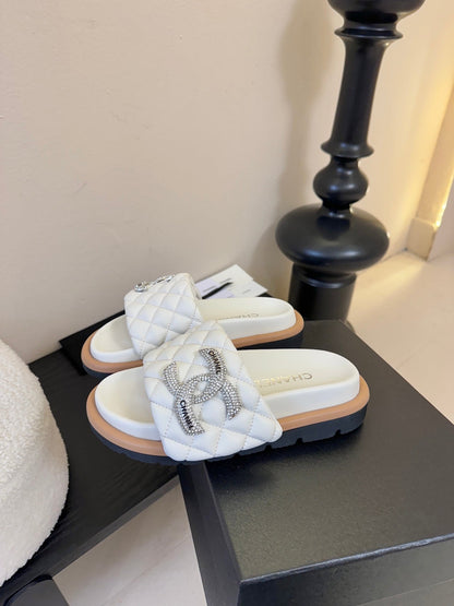 CC 26s Slippers White Beige Sheepskin 627179