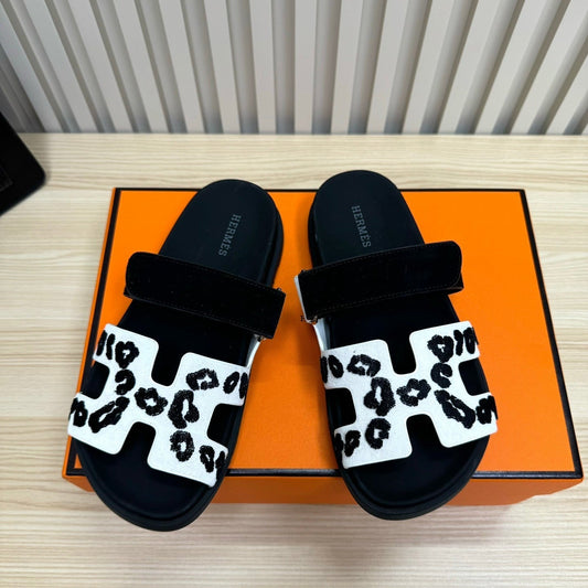 HM 26ss Slippers Black White Suede Leather 618576
