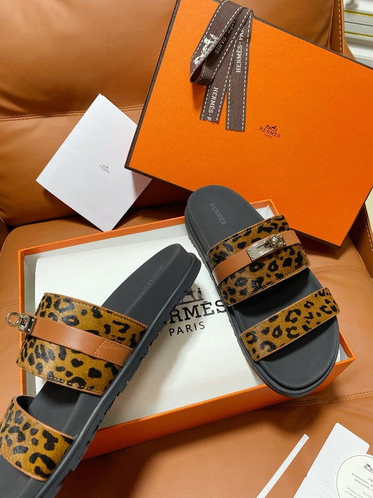 HM 2026 Velcro Sandals Black Tan Brown Cowhide 663789
