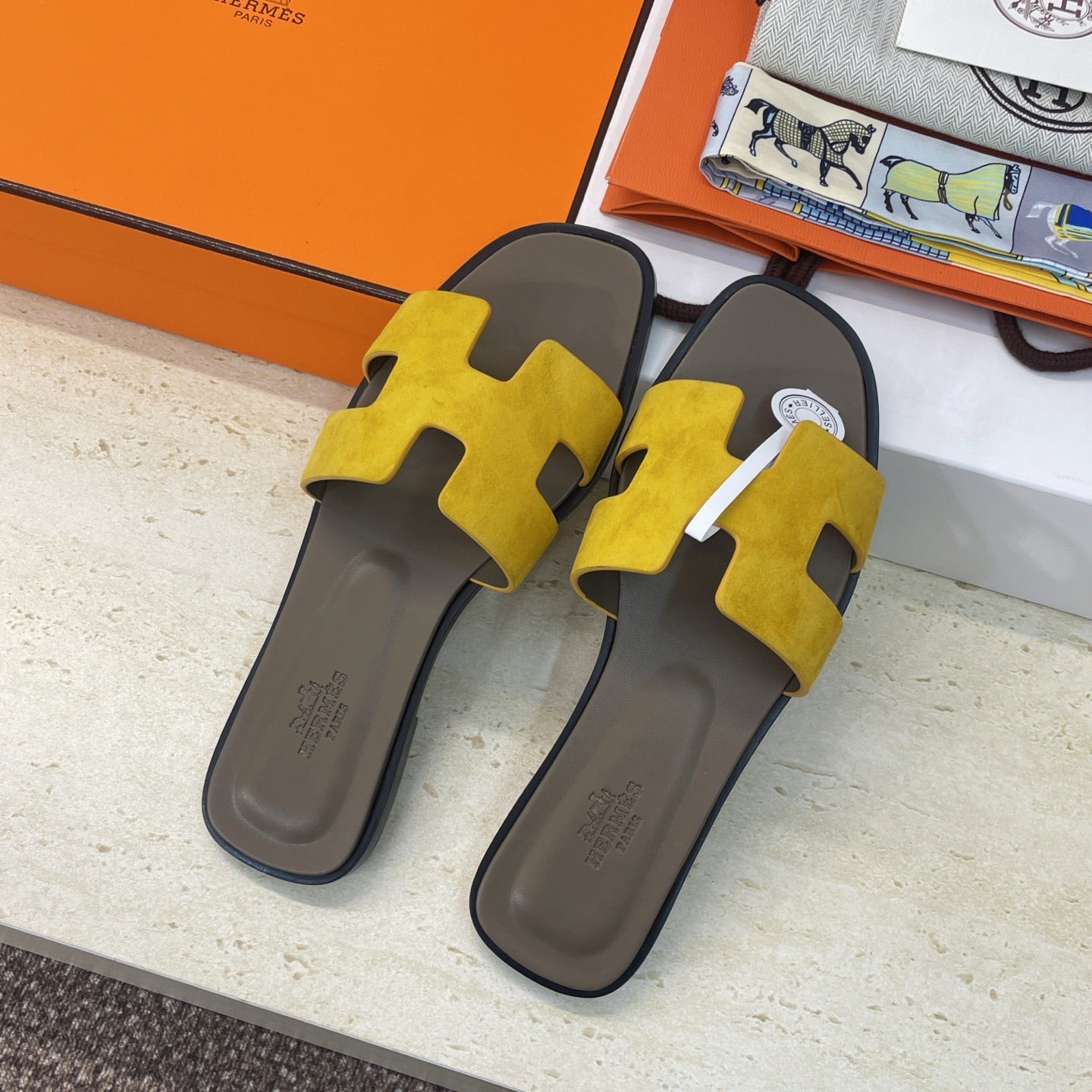 HM 26ss  Oran Sandals Brown Yellow Suede Cowhide 607209