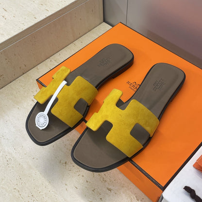 HM 26ss  Oran Sandals Brown Yellow Suede Cowhide 607209