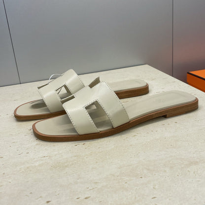 HM 26ss Oran Sandals Light Beige Calfskin 607225