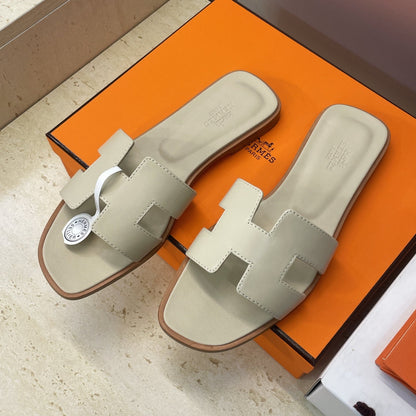 HM 26ss Oran Sandals Light Beige Calfskin 607225