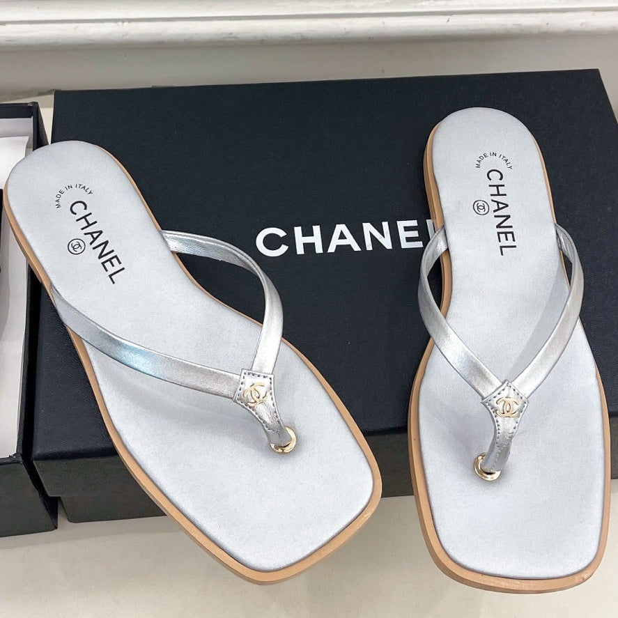 Chanel 2026 Double C Flip-Flops Leather Sheepskin 831459